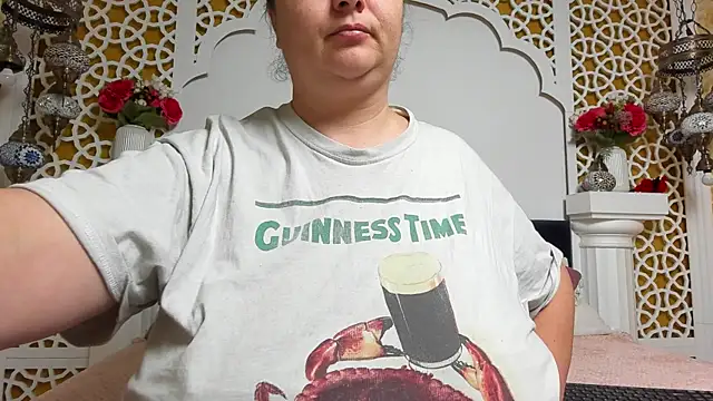 AleshaArabian online show from December 19, 5:10 am