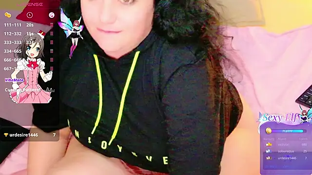 Snapshot of AleshaArabian chatting on March 12, 3:35 am AleshaArabian online show from March 12, 3:35 am
