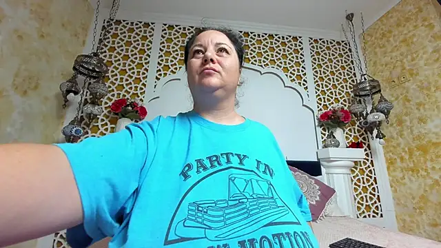 AleshaArabian online show from December 16, 5:33 am