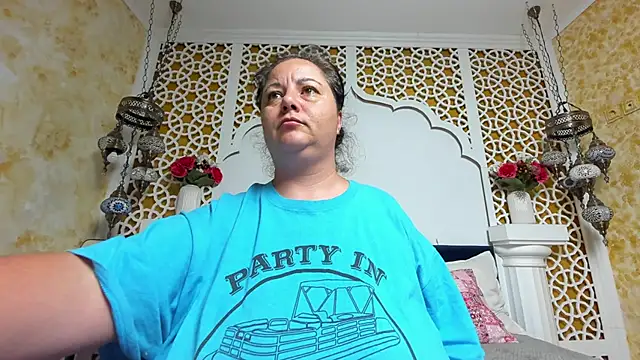 Snapshot of AleshaArabian chatting on September 24, 3:13 am AleshaArabian online show from September 24, 3:13 am