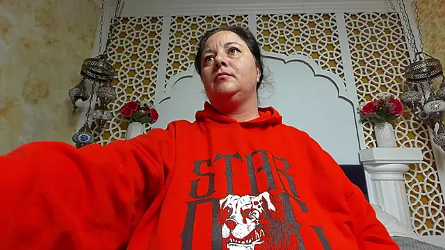 Snapshot of AleshaArabian chatting on October 24, 3:27 am AleshaArabian online show from October 24, 3:27 am