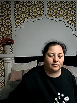 Snapshot of AleshaArabian chatting on October 27, 5:19 am AleshaArabian online show from October 27, 5:19 am