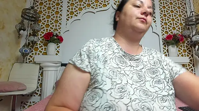 Snapshot of AleshaArabian chatting on September 19, 2:48 am AleshaArabian online show from September 19, 2:48 am