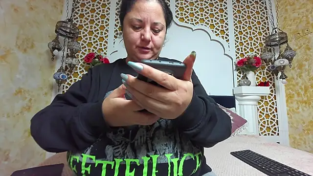 AleshaArabian online show from December 18, 5:01 am