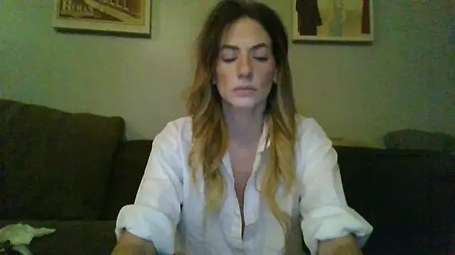 Snapshot of Rhodesxox chatting on November 20, 11:03 pm Rhodesxox online show from November 20, 11:03 pm