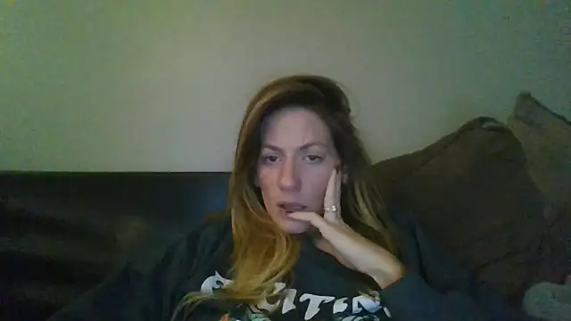 Snapshot of Rhodesxox chatting on November 16, 11:30 pm Rhodesxox online show from November 16, 11:30 pm
