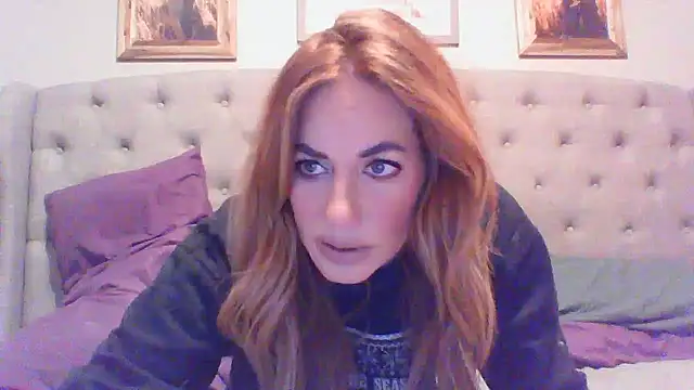 Snapshot of Rhodesxox chatting on January 8, 10:48 pm Rhodesxox online show from January 8, 10:48 pm