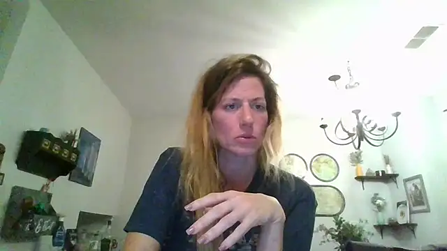 Snapshot of Rhodesxox chatting on October 19, 2:14 am Rhodesxox online show from October 19, 2:14 am