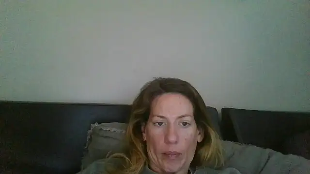 Snapshot of Rhodesxox chatting on November 5, 6:00 pm Rhodesxox online show from November 5, 6:00 pm