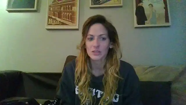 Snapshot of Rhodesxox chatting on November 18, 10:34 pm Rhodesxox online show from November 18, 10:34 pm