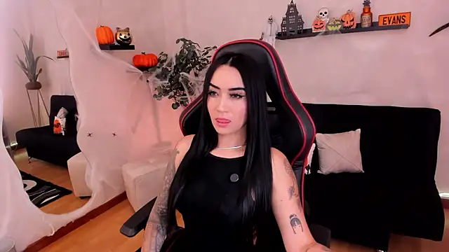 EmmyEvans1 online show from October 11, 7:37 pm