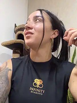 Snapshot of EmmyEvans1 chatting on December 16, 5:39 pm EmmyEvans1 online show from December 16, 5:39 pm