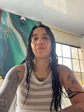 Snapshot of EmmyEvans1 chatting on June 29, 7:02 pm EmmyEvans1 online show from June 29, 7:02 pm