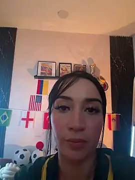 Snapshot of EmmyEvans1 chatting on July 10, 8:09 pm EmmyEvans1 online show from July 10, 8:09 pm