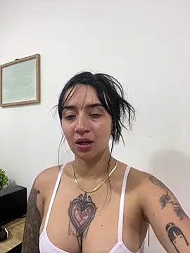 EmmyEvans1 online show from February 10, 7:46 pm