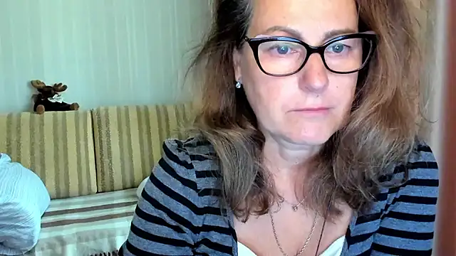 lauraoven online show from September 30, 7:03 am