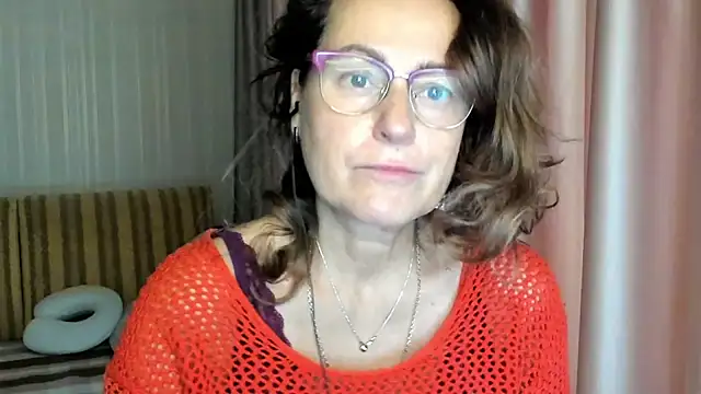 lauraoven online show from October 15, 6:54 am