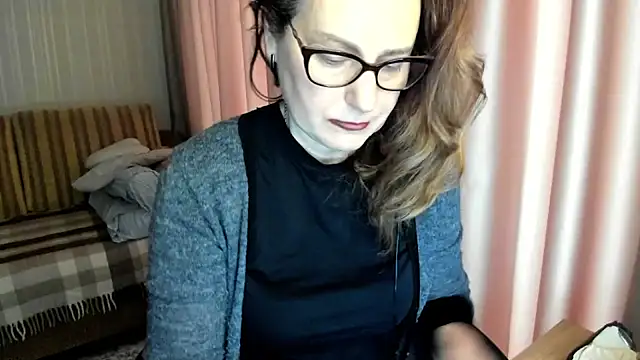 lauraoven online show from February 19, 7:49 am