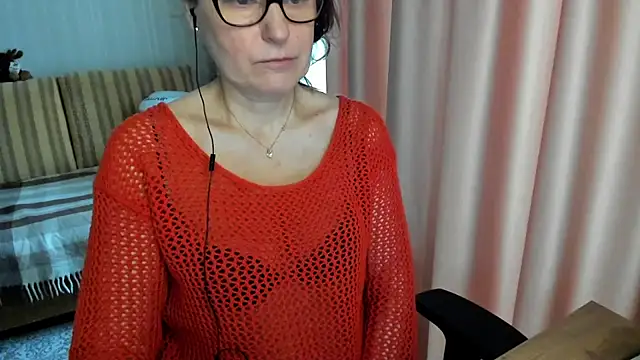 lauraoven online show from March 3, 7:15 am