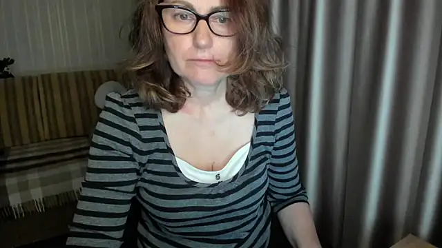 lauraoven online show from May 5, 6:22 pm