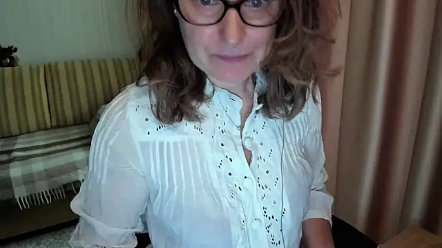 lauraoven online show from June 21, 8:09 am