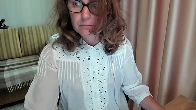 lauraoven online show from July 3, 10:00 am