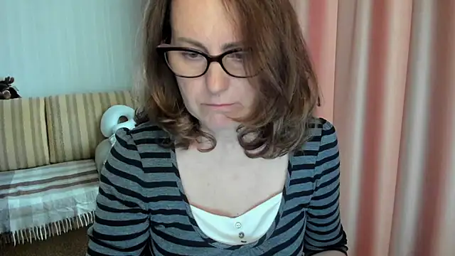 lauraoven online show from May 6, 2:21 pm