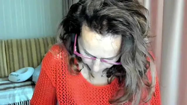 lauraoven online show from October 13, 9:22 am