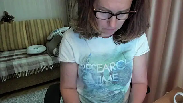 lauraoven online show from May 26, 2:48 pm