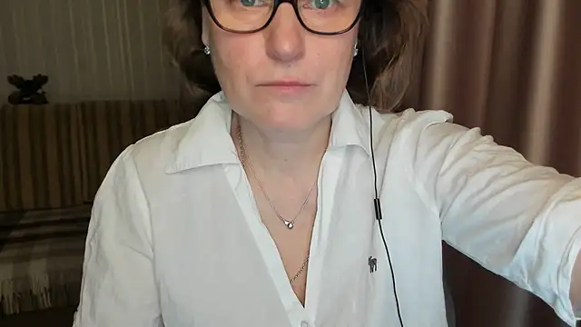 lauraoven online show from March 6, 7:25 am