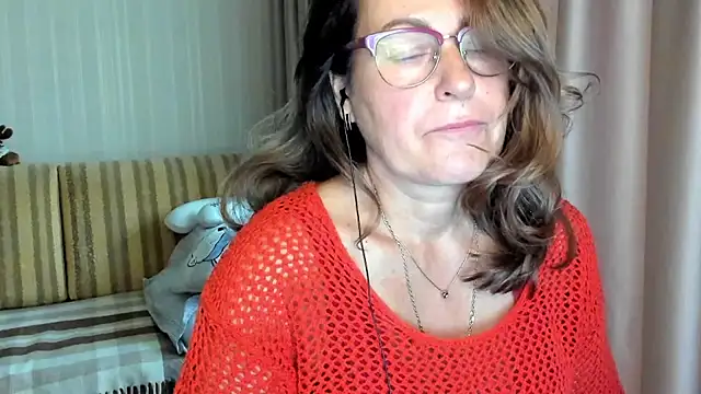 lauraoven online show from October 3, 6:48 am