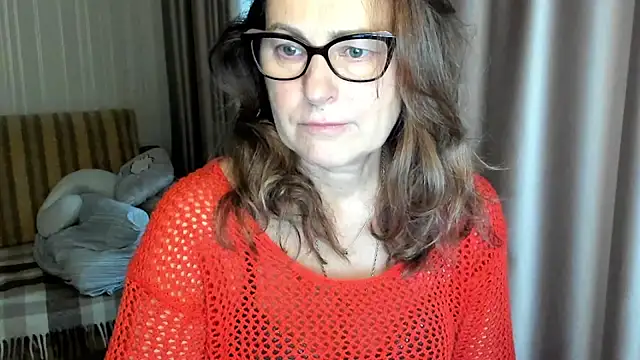 lauraoven online show from November 6, 7:34 am