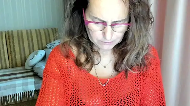 lauraoven online show from October 14, 8:15 am