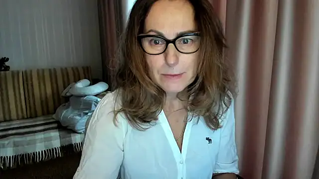 lauraoven online show from November 14, 8:07 am