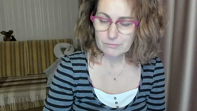 lauraoven online show from March 18, 1:44 pm