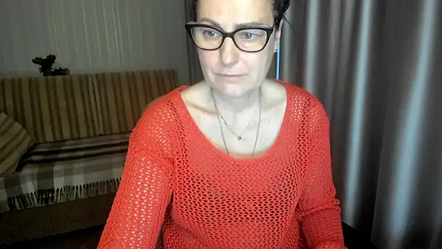 lauraoven online show from December 23, 7:29 am