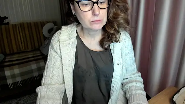 lauraoven online show from February 6, 1:29 pm