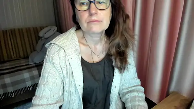 lauraoven online show from February 12, 7:52 am