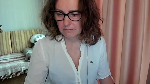 lauraoven online show from May 17, 7:41 am