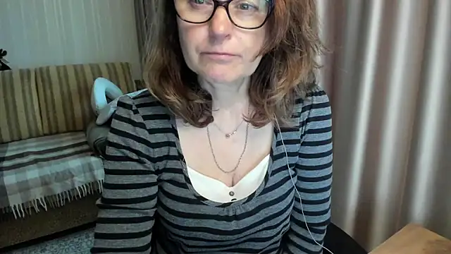 lauraoven online show from June 3, 5:17 pm