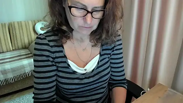 lauraoven online show from July 8, 7:20 am