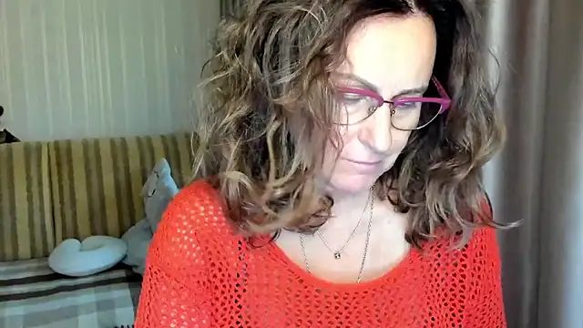 lauraoven online show from October 6, 1:34 pm