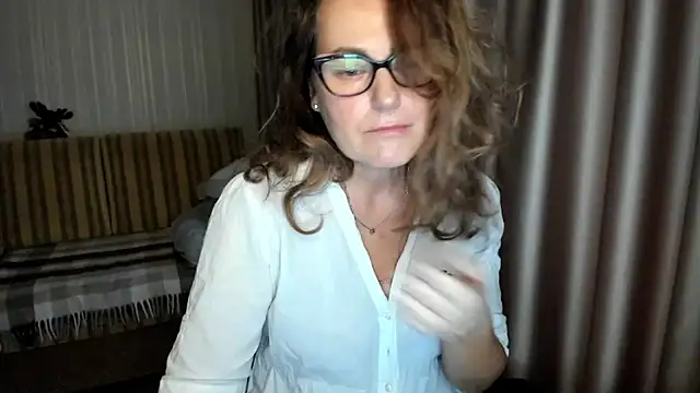 lauraoven online show from December 4, 7:51 am