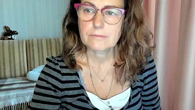 lauraoven online show from October 18, 8:16 am