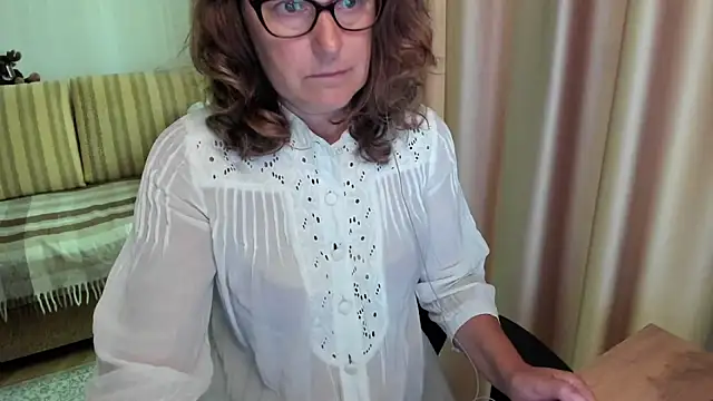 lauraoven online show from July 4, 8:31 am