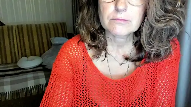 lauraoven online show from October 5, 2:30 pm