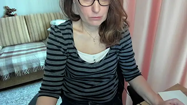 lauraoven online show from March 11, 7:35 am