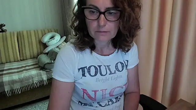 lauraoven online show from June 10, 7:20 am