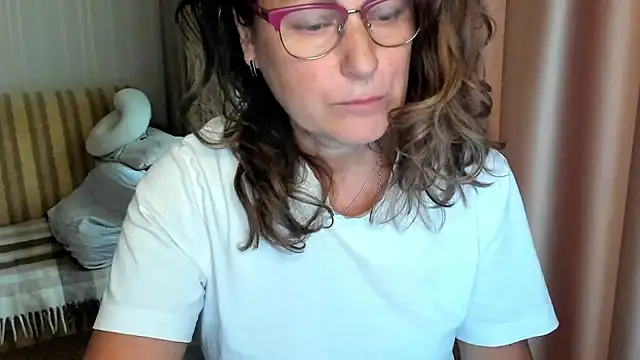 lauraoven online show from October 10, 7:42 am