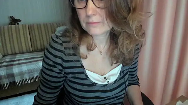 lauraoven online show from March 20, 6:47 am